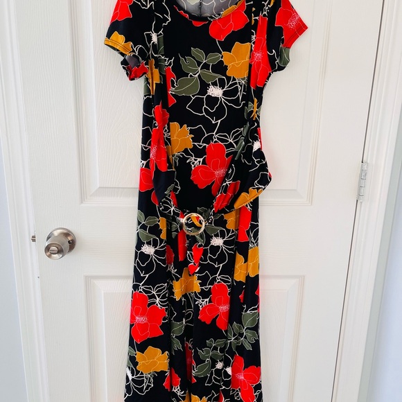 Women’s midi dress, Small, black with red and yellow prints, with showy buckle - Picture 5 of 8